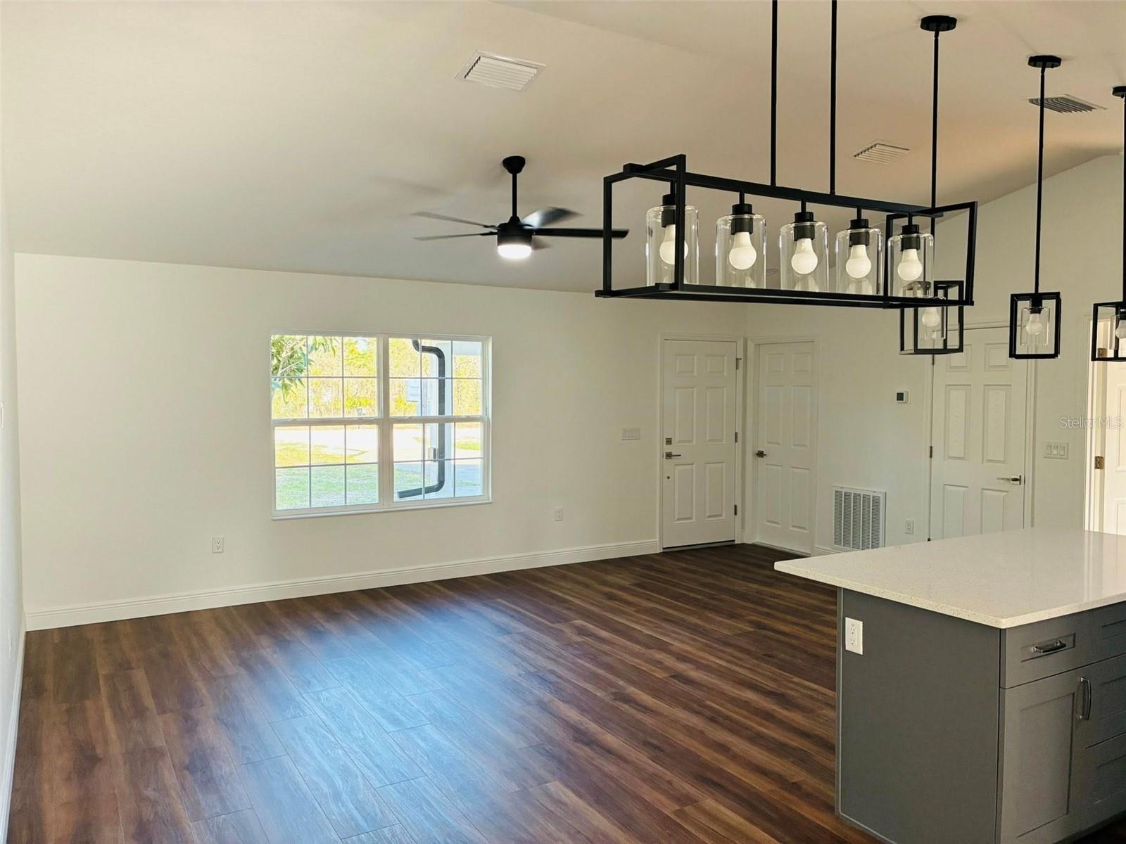 ROYAL HIGHLANDS - Residential