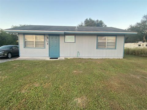 A home in FORT PIERCE