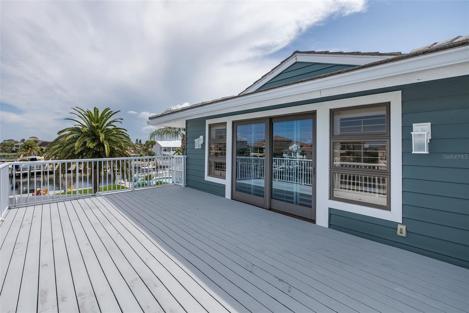 FLOR A MAR - Residential