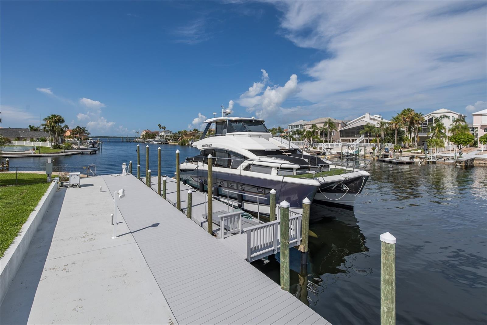 FLOR A MAR - Residential