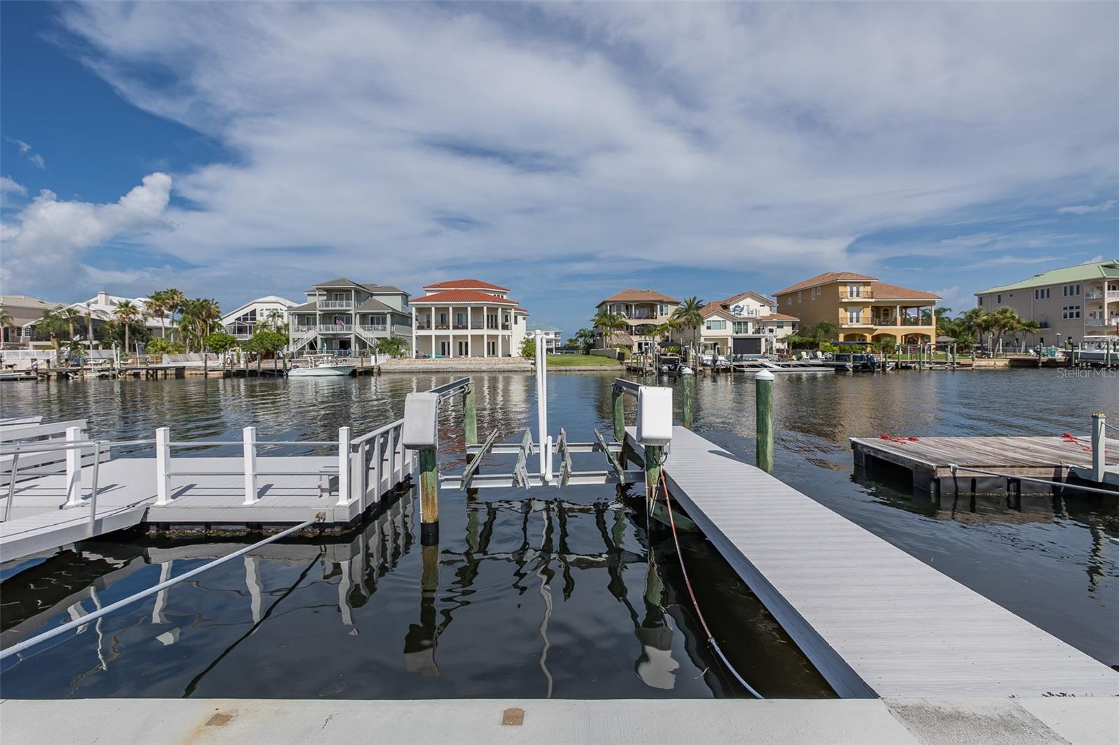 FLOR A MAR - Residential