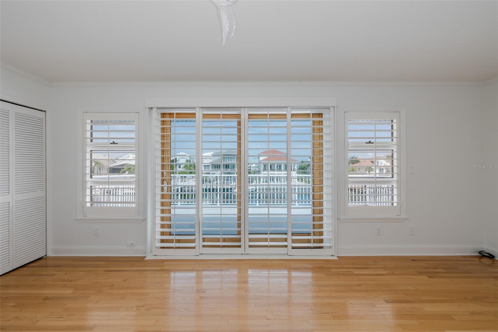 FLOR A MAR - Residential