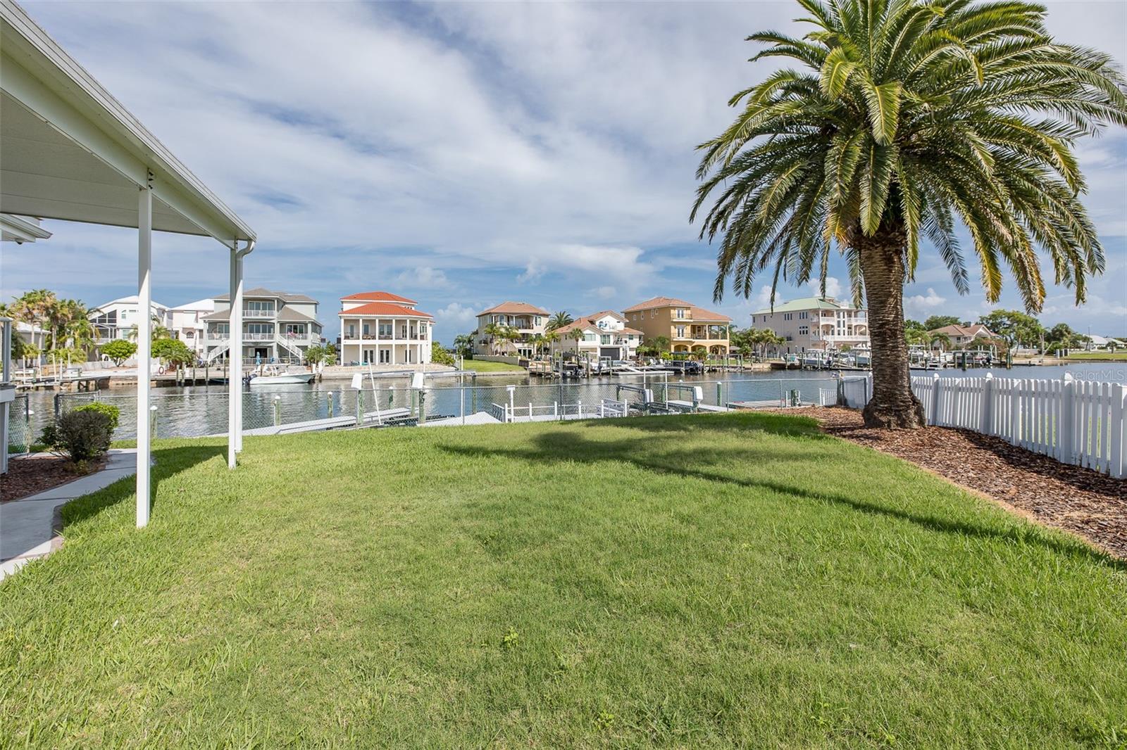 FLOR A MAR - Residential