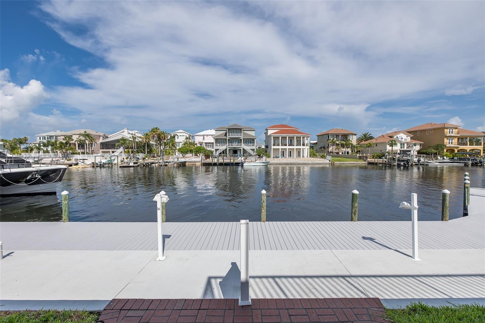 FLOR A MAR - Residential