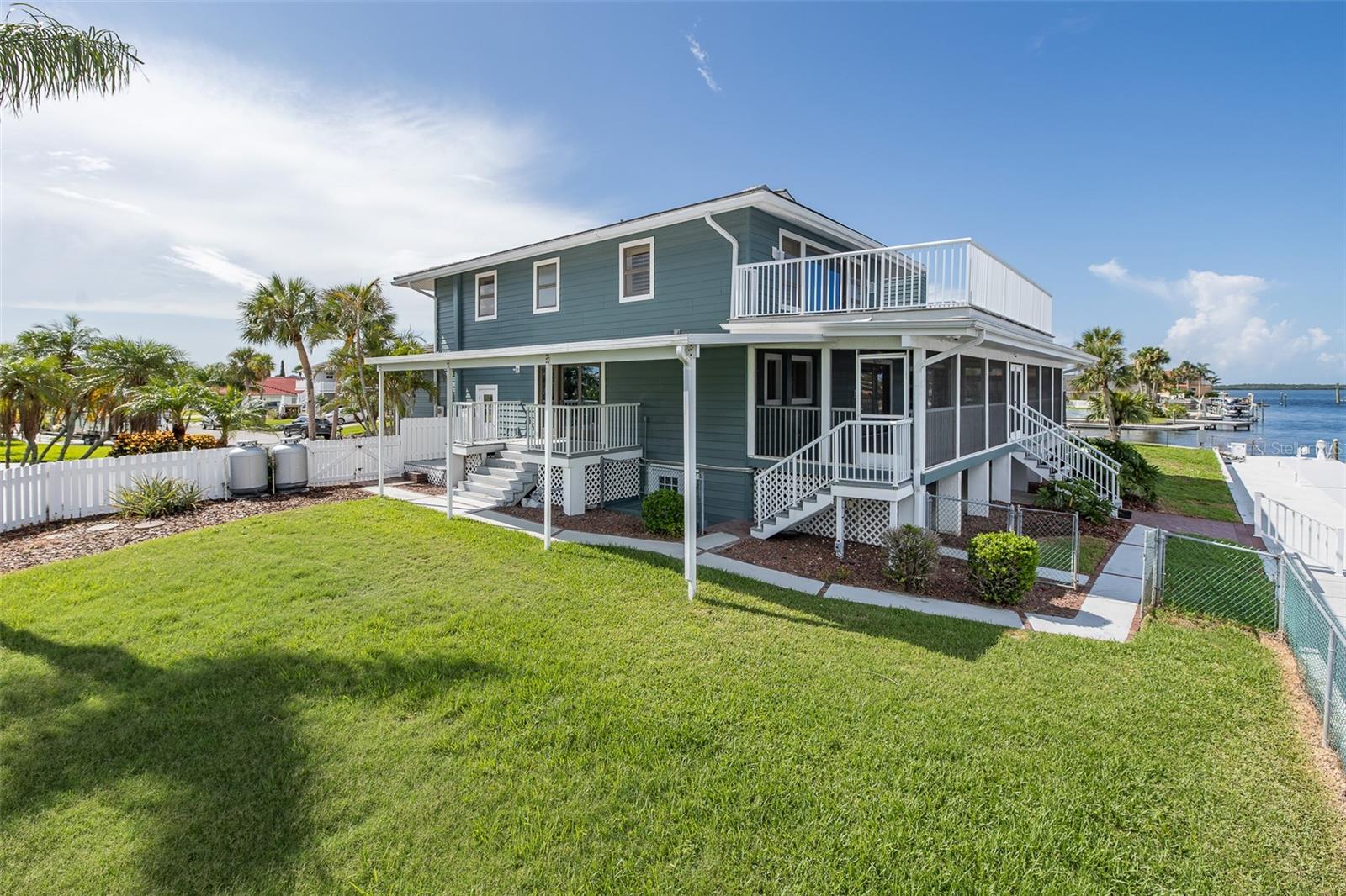 FLOR A MAR - Residential