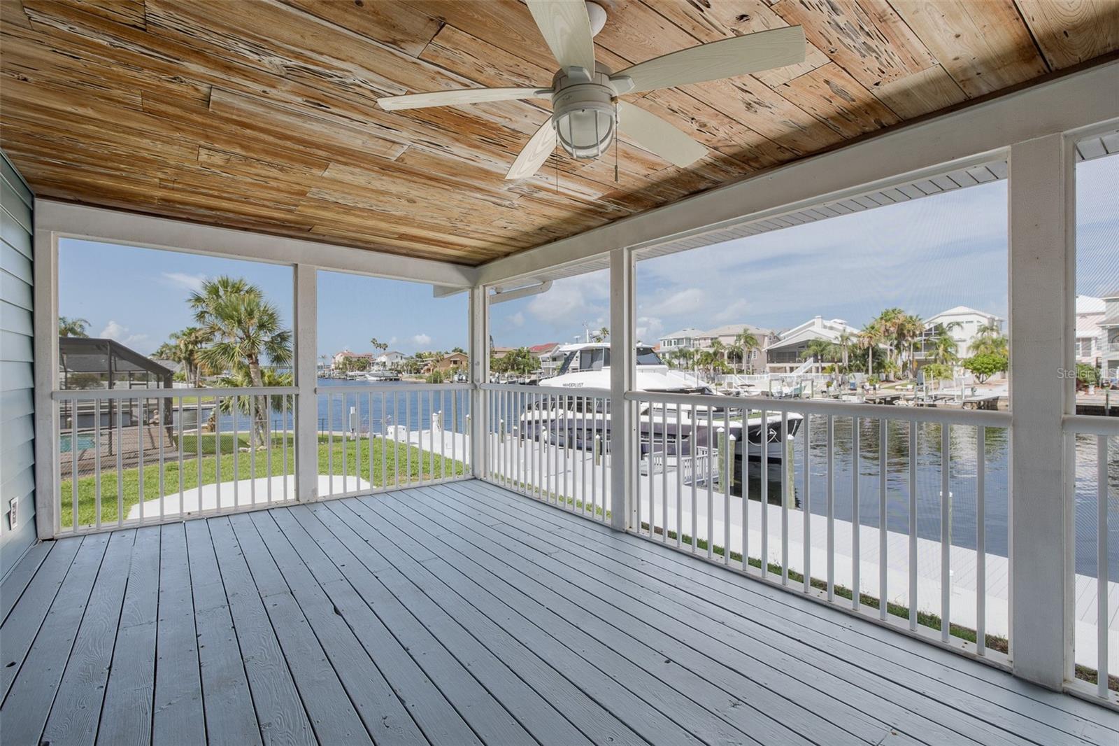 FLOR A MAR - Residential