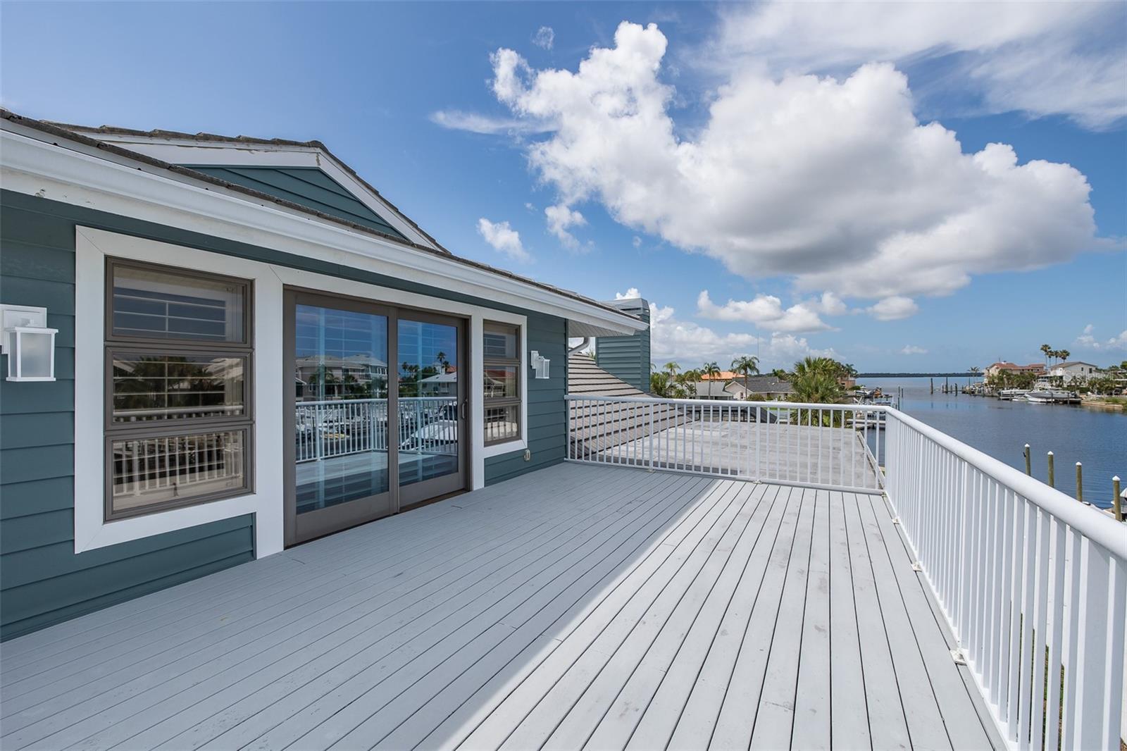 FLOR A MAR - Residential