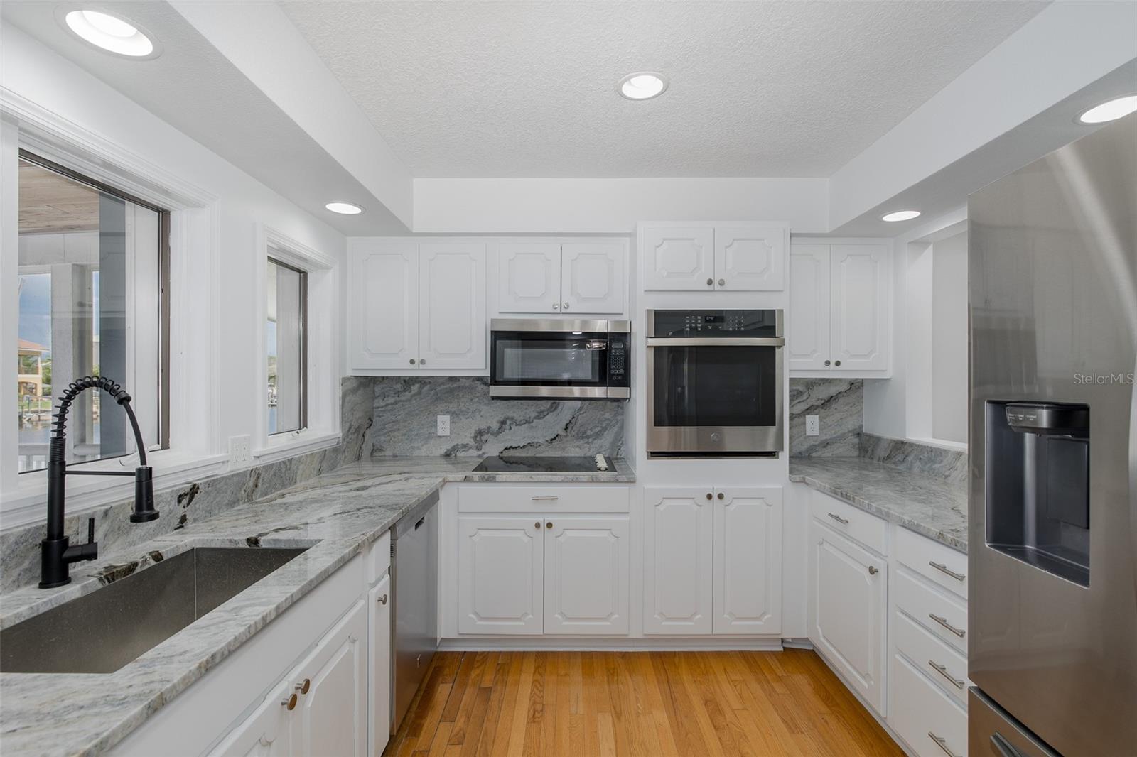 FLOR A MAR - Residential