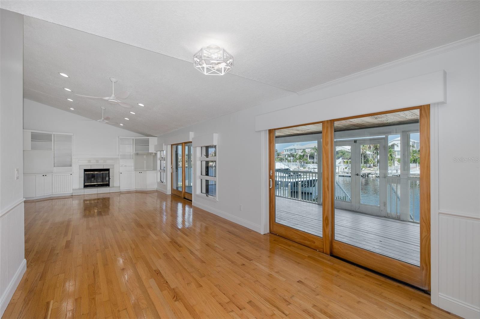 FLOR A MAR - Residential