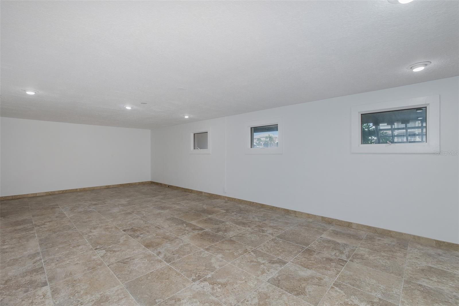 FLOR A MAR - Residential