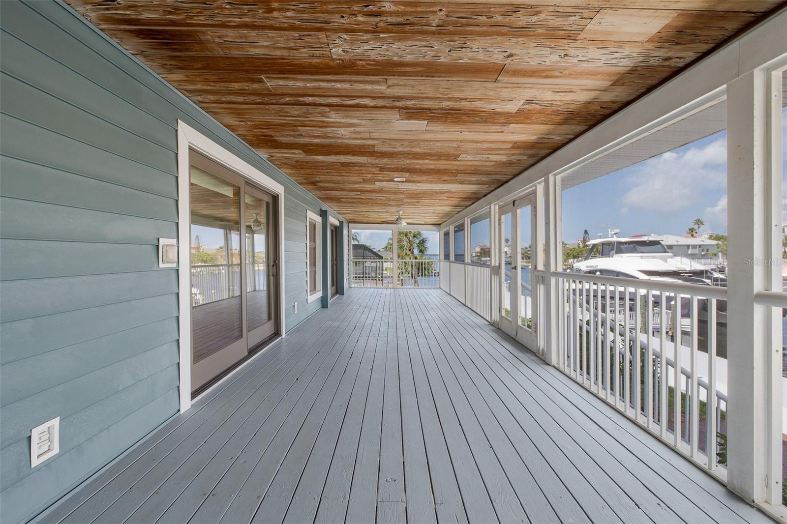 FLOR A MAR - Residential