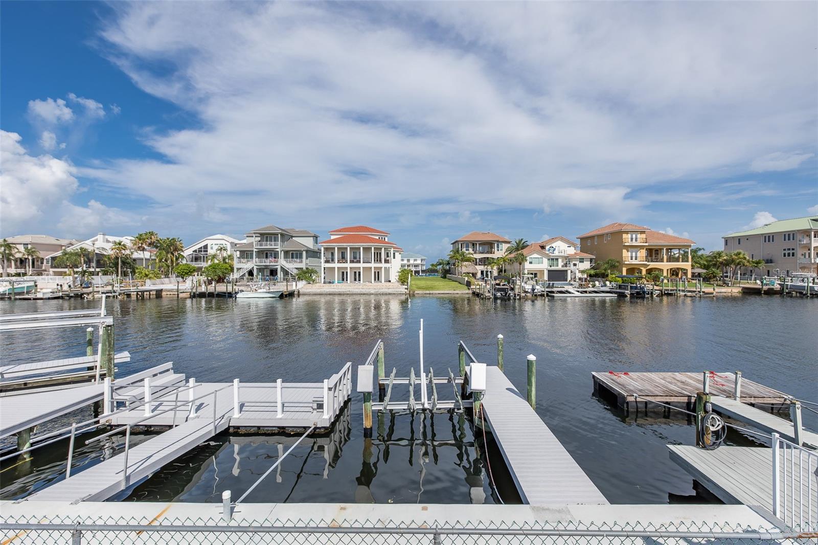 FLOR A MAR - Residential