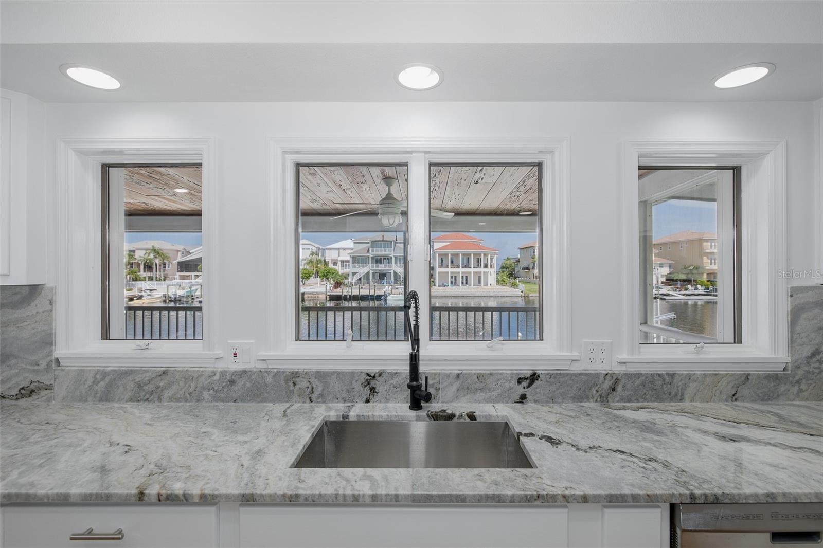 FLOR A MAR - Residential