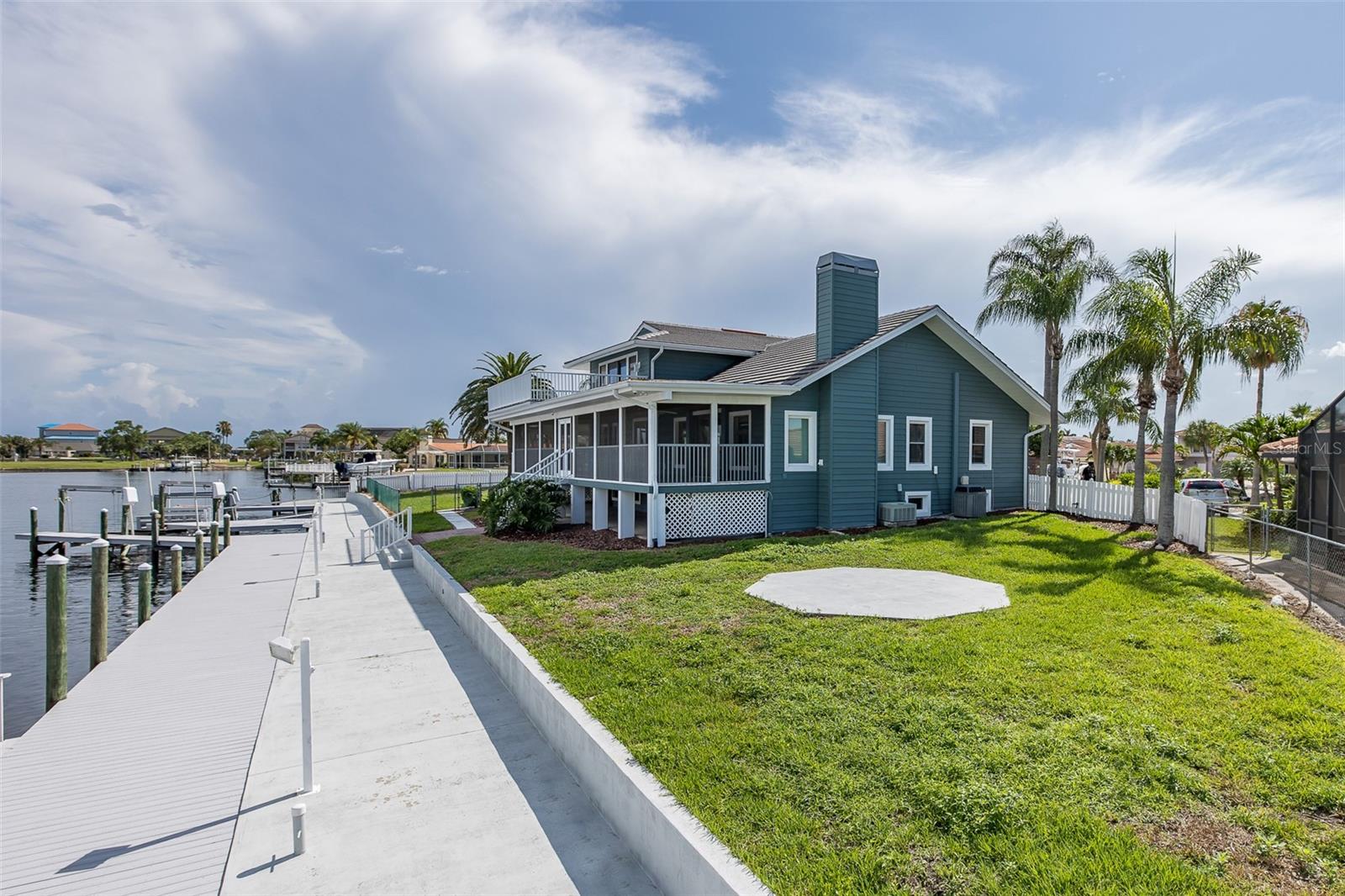 FLOR A MAR - Residential