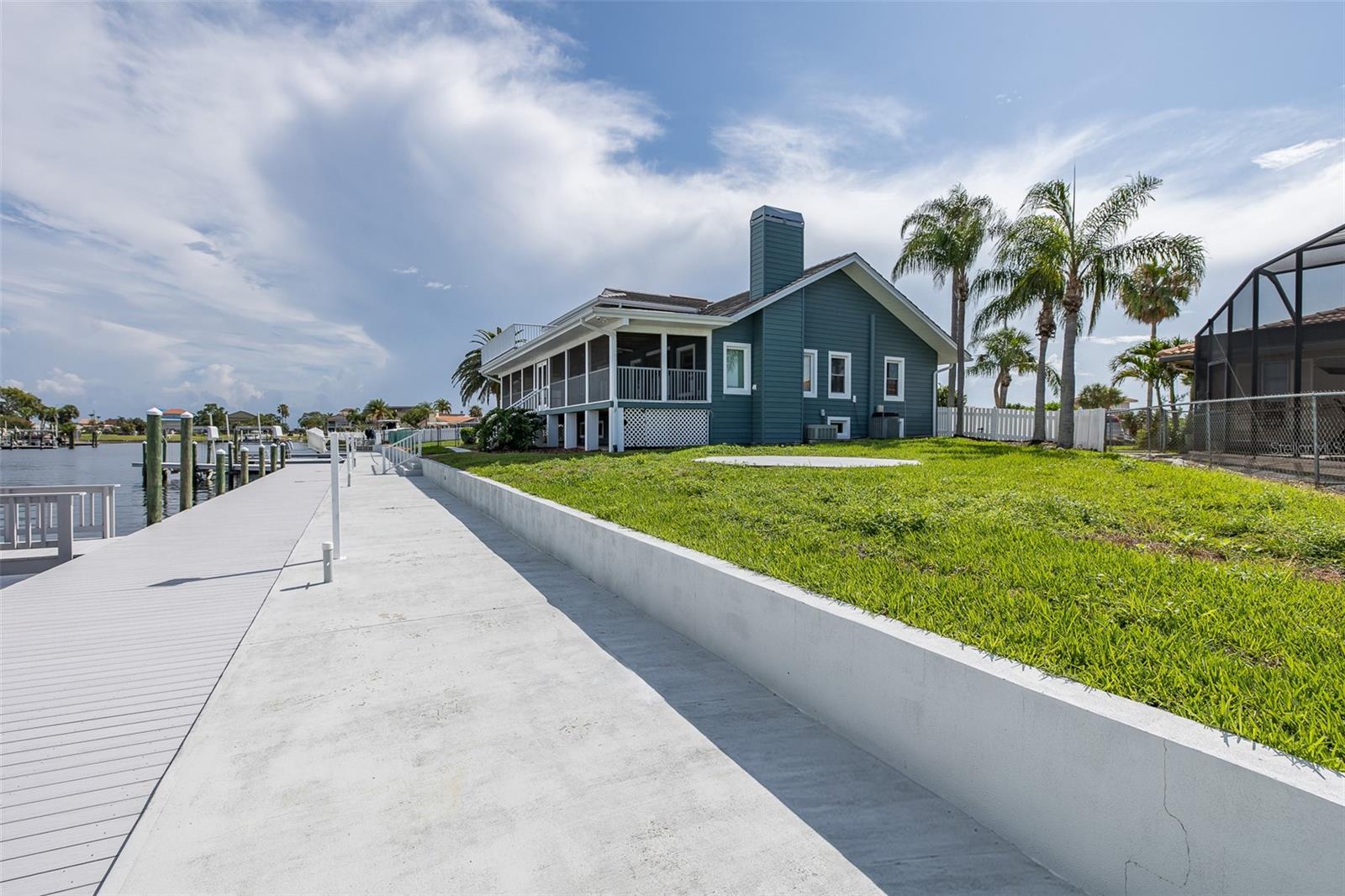 FLOR A MAR - Residential