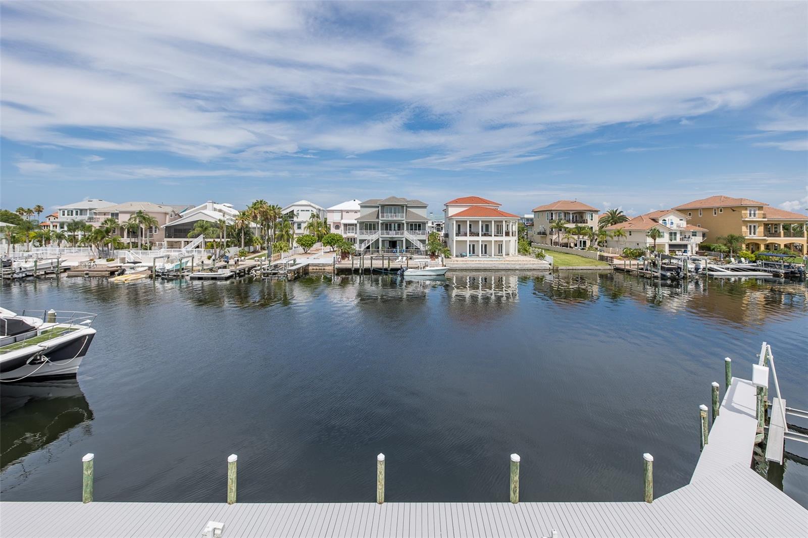 FLOR A MAR - Residential