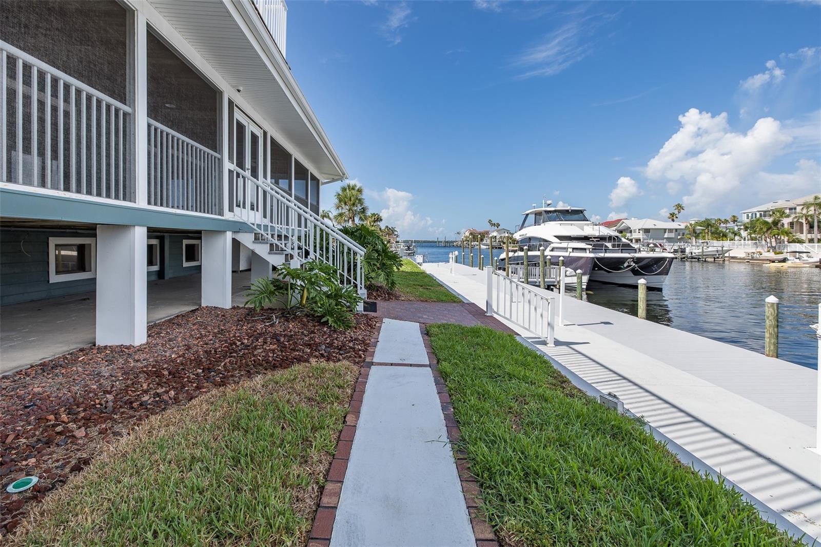 FLOR A MAR - Residential