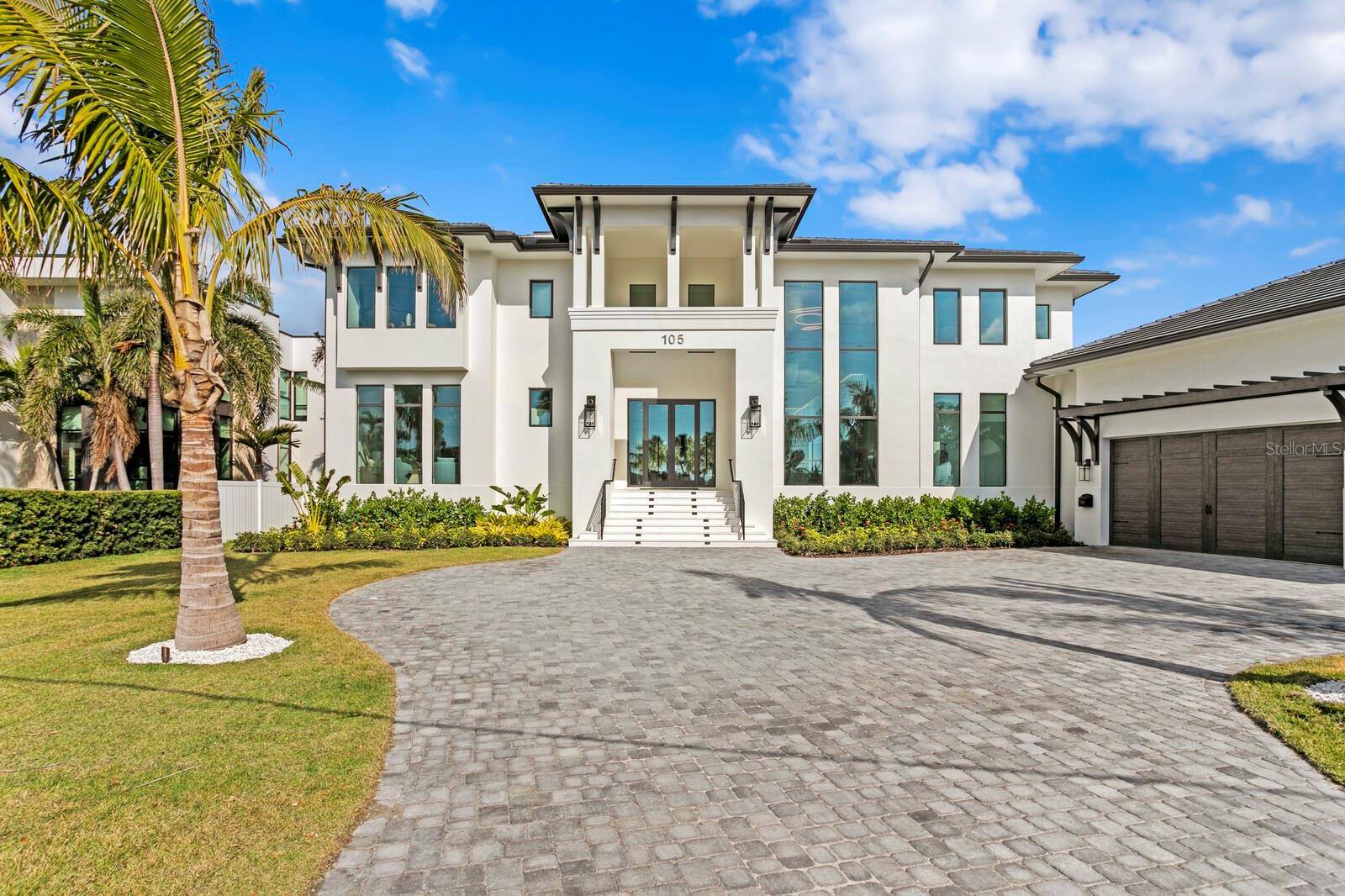 105 CORDOVA BOULEVARD NE