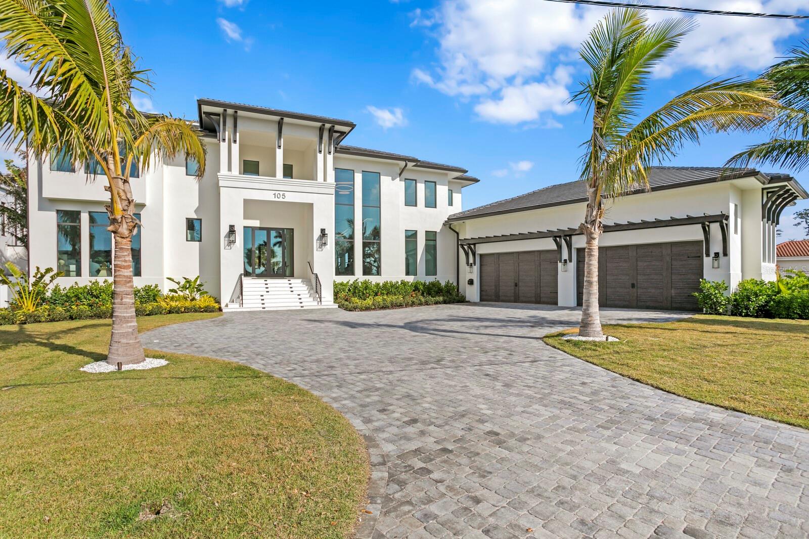 105 CORDOVA BOULEVARD NE