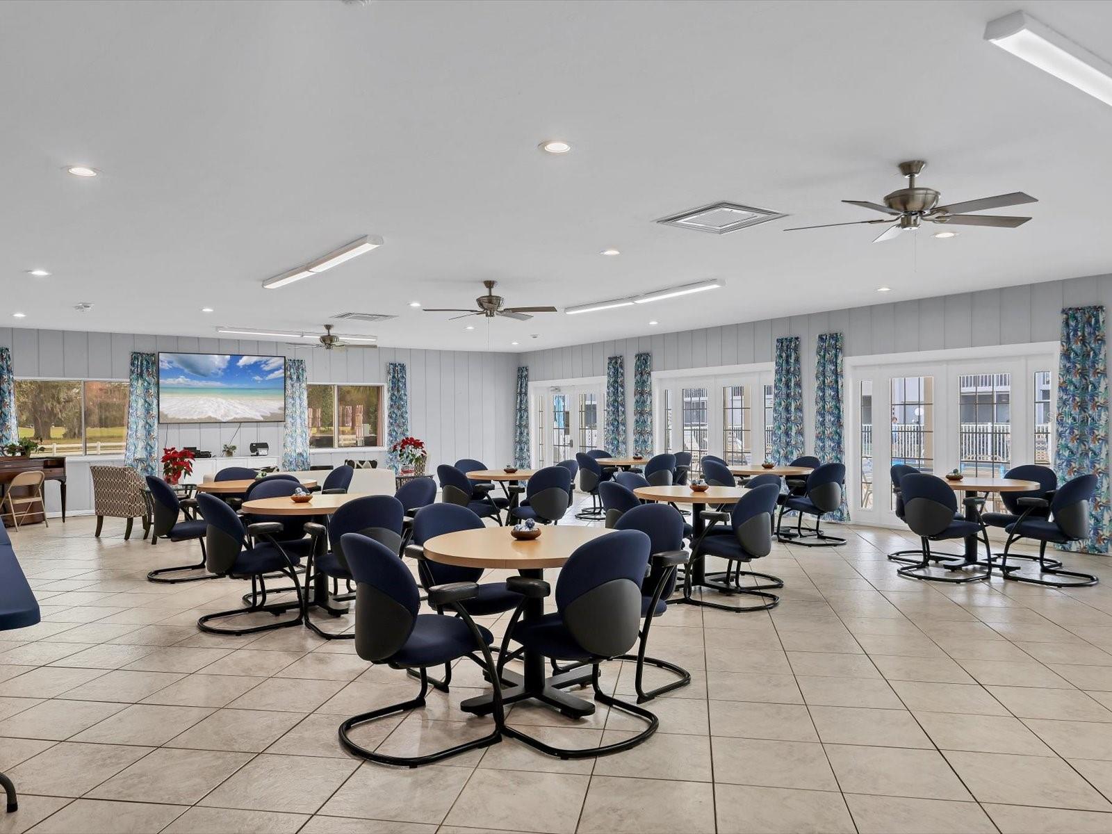 GLEN OAKS GARDEN APTS 2 - Residential