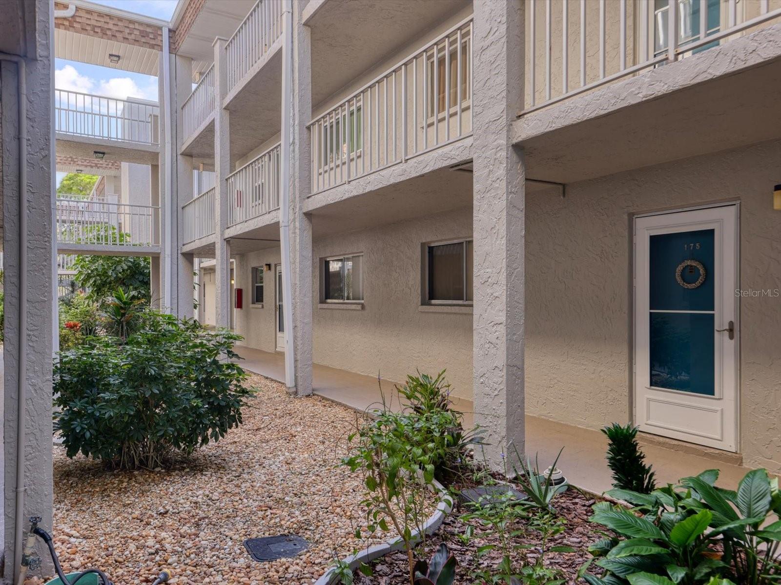 GLEN OAKS GARDEN APTS 2 - Residential