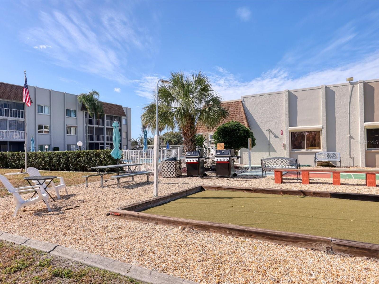 GLEN OAKS GARDEN APTS 2 - Residential