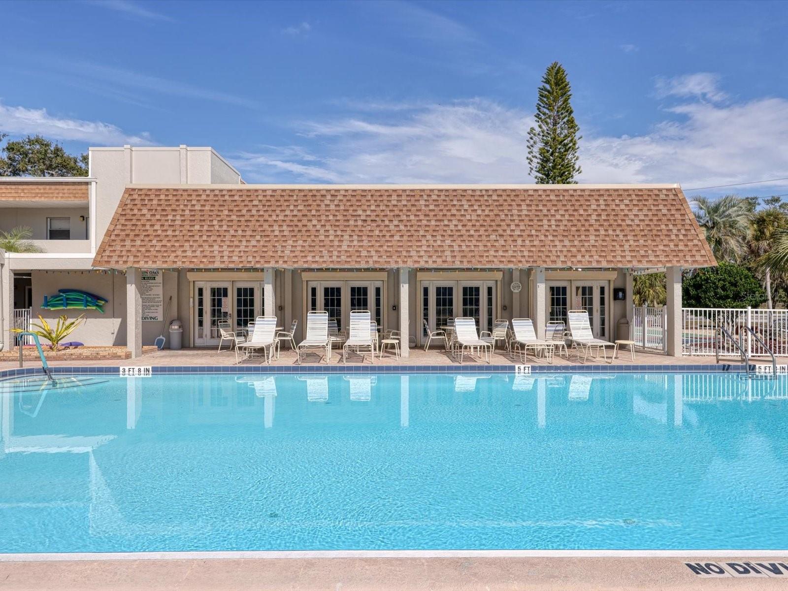 GLEN OAKS GARDEN APTS 2 - Residential