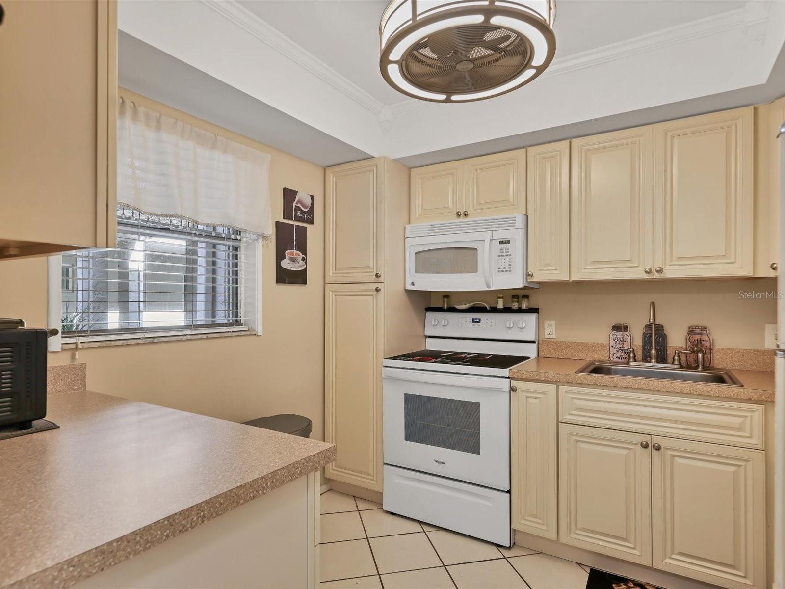 GLEN OAKS GARDEN APTS 2 - Residential