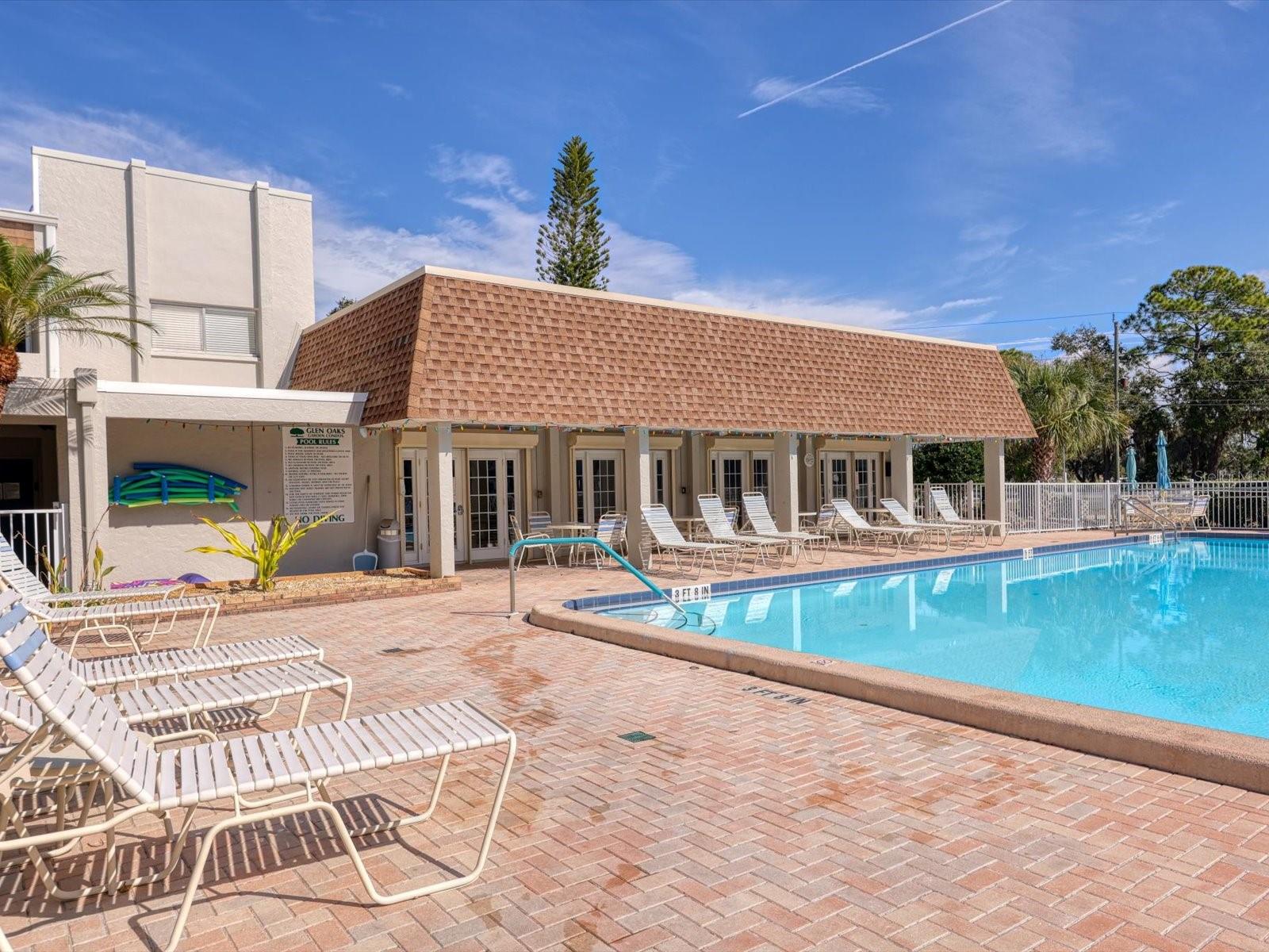 GLEN OAKS GARDEN APTS 2 - Residential