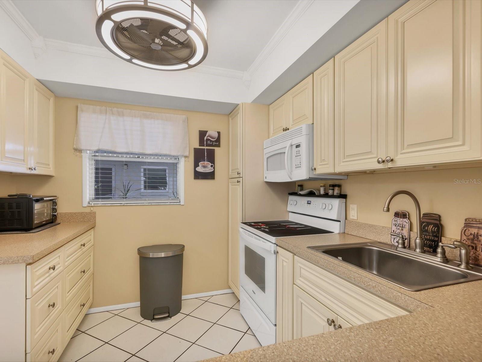 GLEN OAKS GARDEN APTS 2 - Residential