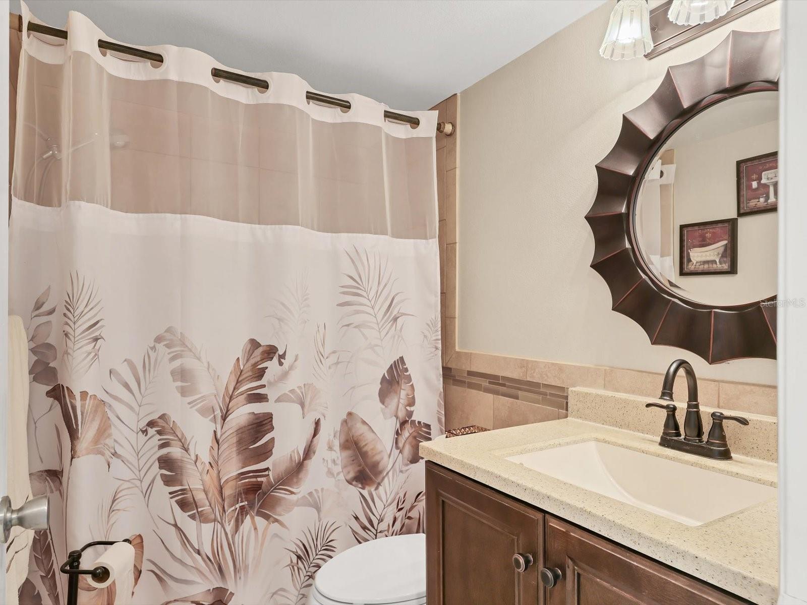 GLEN OAKS GARDEN APTS 2 - Residential