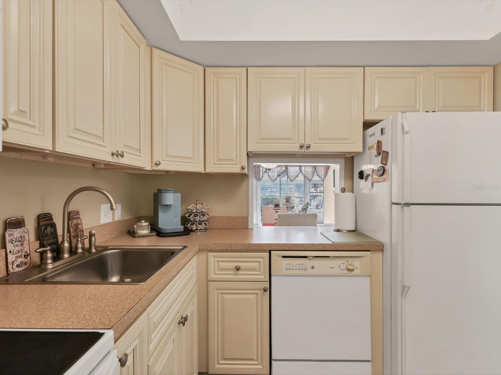 GLEN OAKS GARDEN APTS 2 - Residential