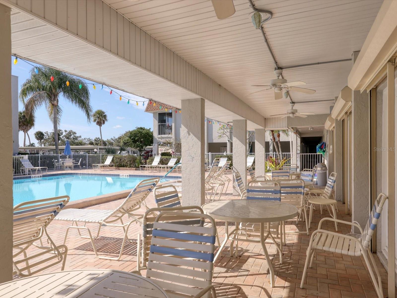 GLEN OAKS GARDEN APTS 2 - Residential