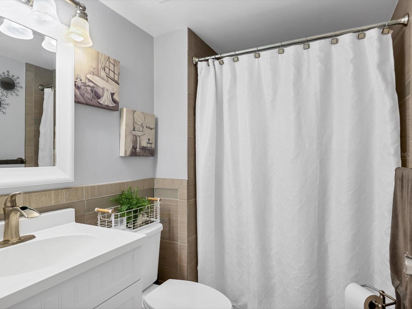 GLEN OAKS GARDEN APTS 2 - Residential