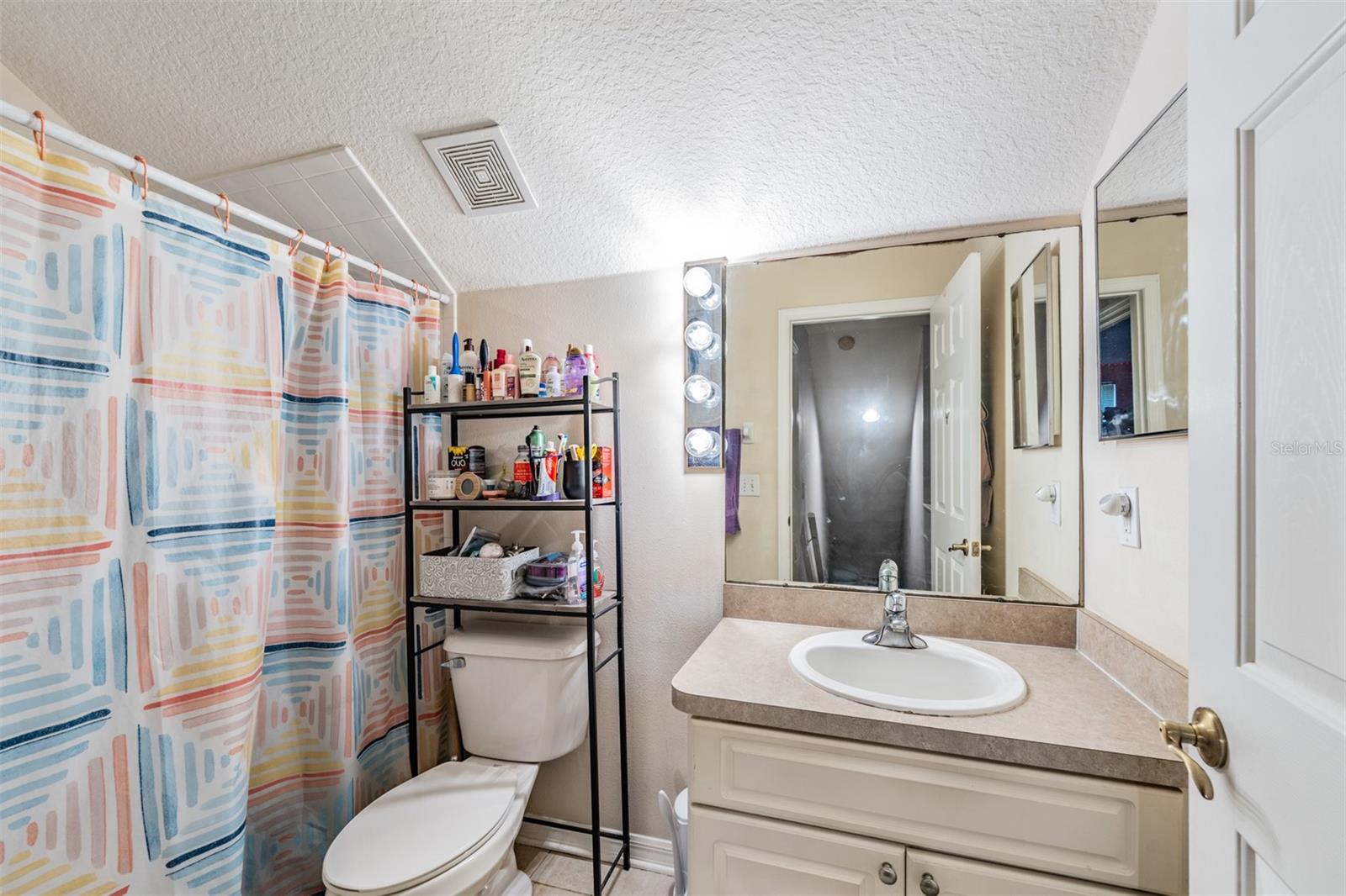 THOUSAND OAKS MULTI FAMILY - Residential