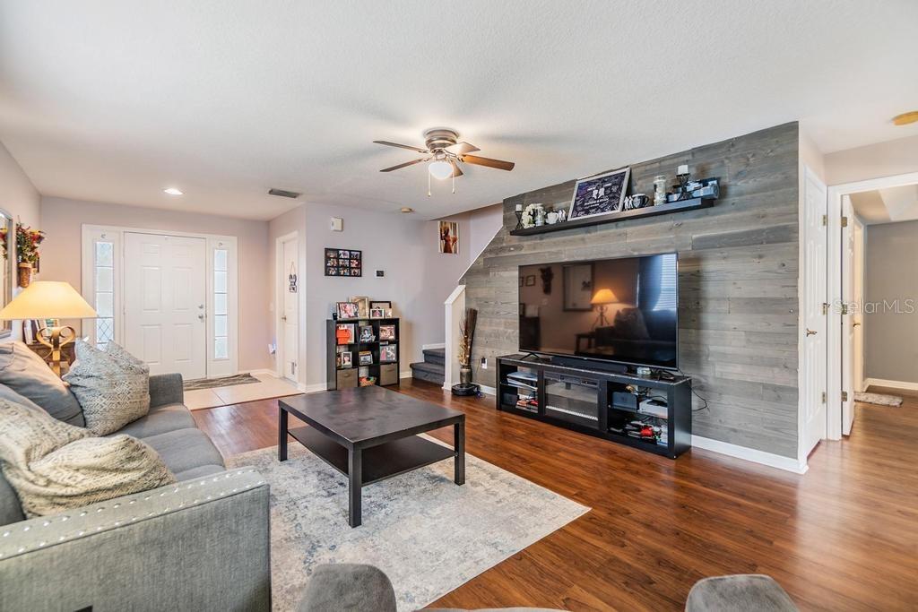 THOUSAND OAKS MULTI FAMILY - Residential