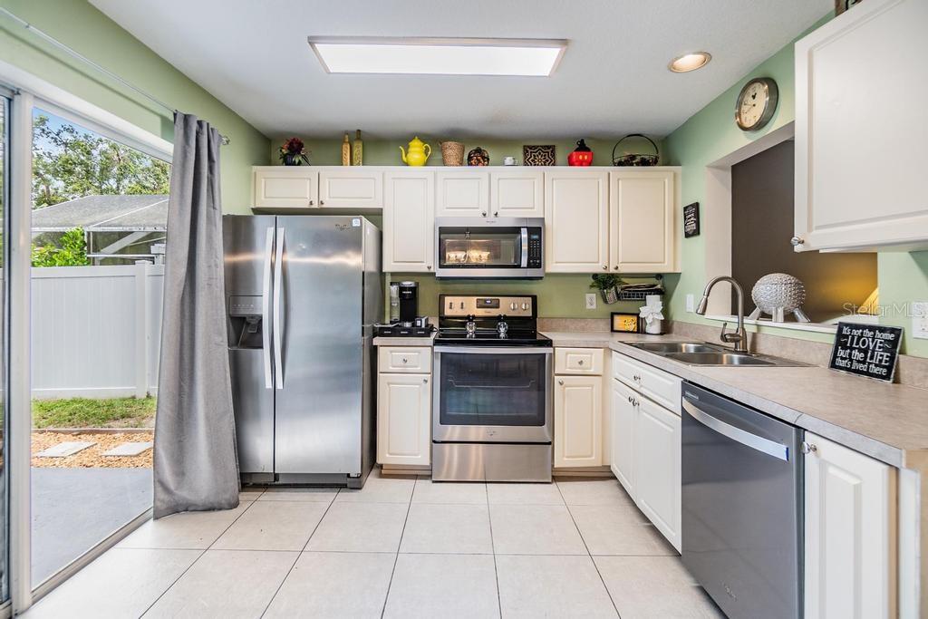 THOUSAND OAKS MULTI FAMILY - Residential