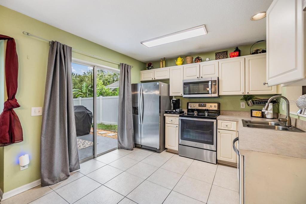 THOUSAND OAKS MULTI FAMILY - Residential
