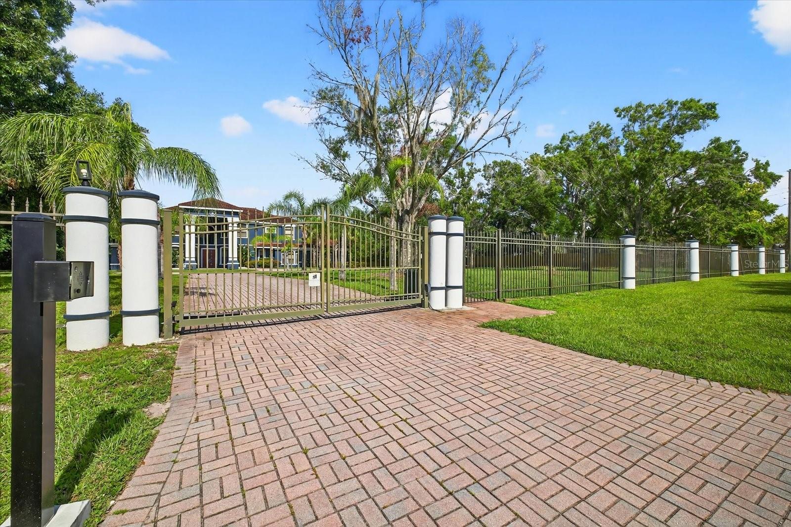 2555 BRYAN LANE