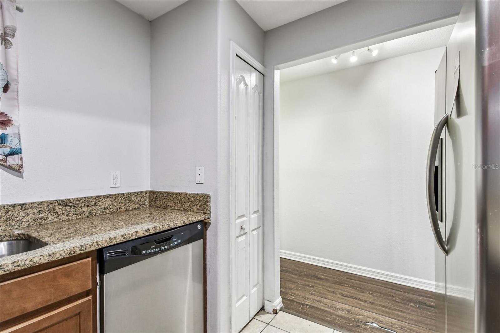 EILAND PARK TWNHMS - Residential