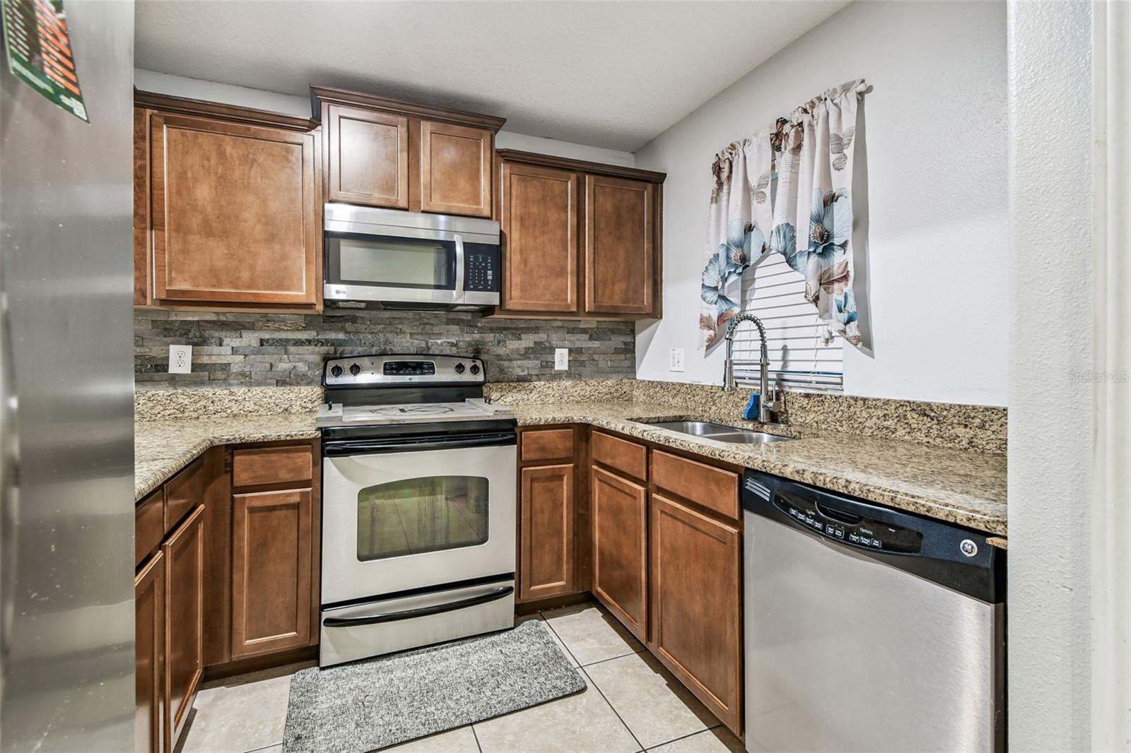 EILAND PARK TWNHMS - Residential