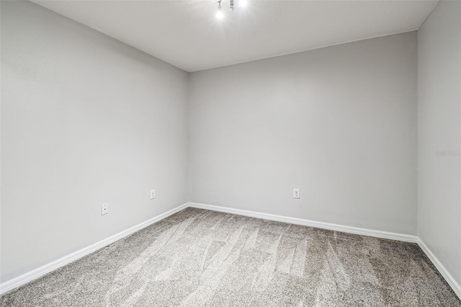 EILAND PARK TWNHMS - Residential