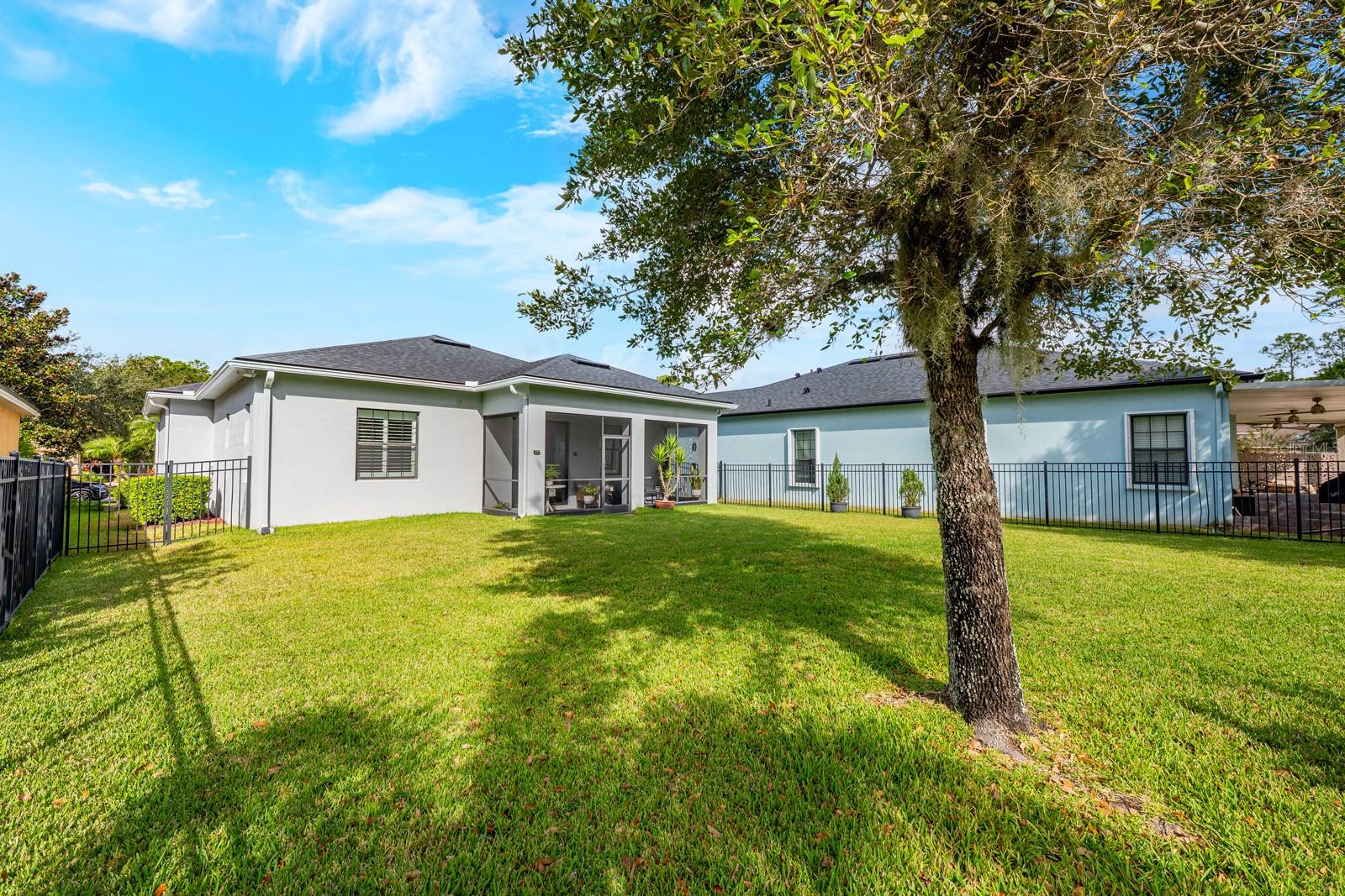 WOODLAND LAKES PRESERVE - Residential