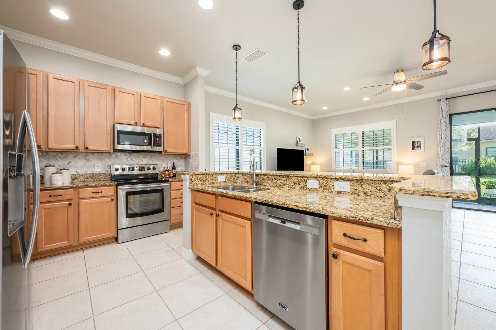 WOODLAND LAKES PRESERVE - Residential