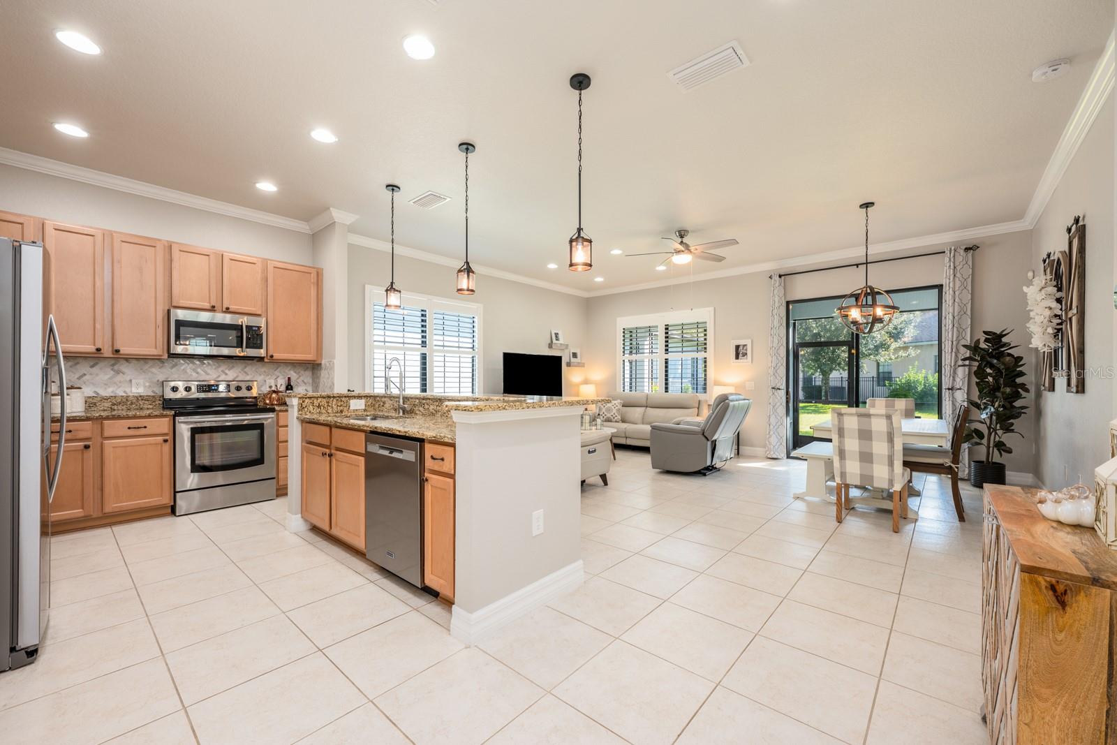 WOODLAND LAKES PRESERVE - Residential