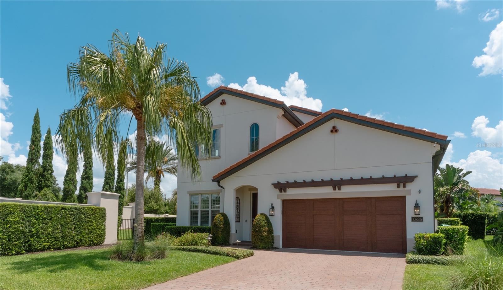 10836 ROYAL CYPRESS WAY