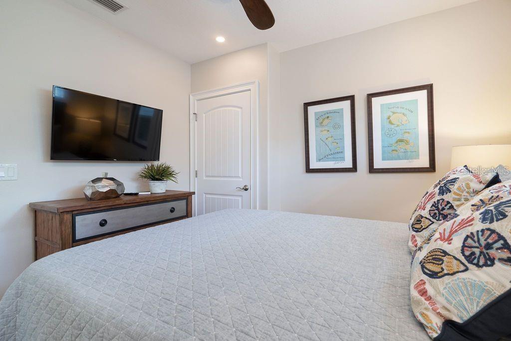 THE VILLAS ON 50TH STREET - Residential