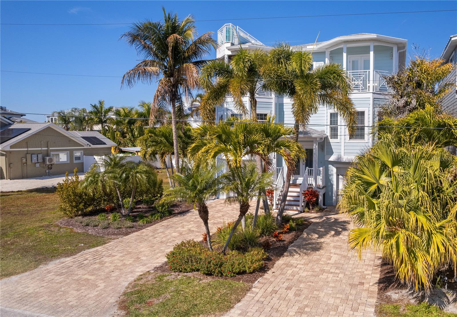 THE VILLAS ON 50TH STREET - Residential