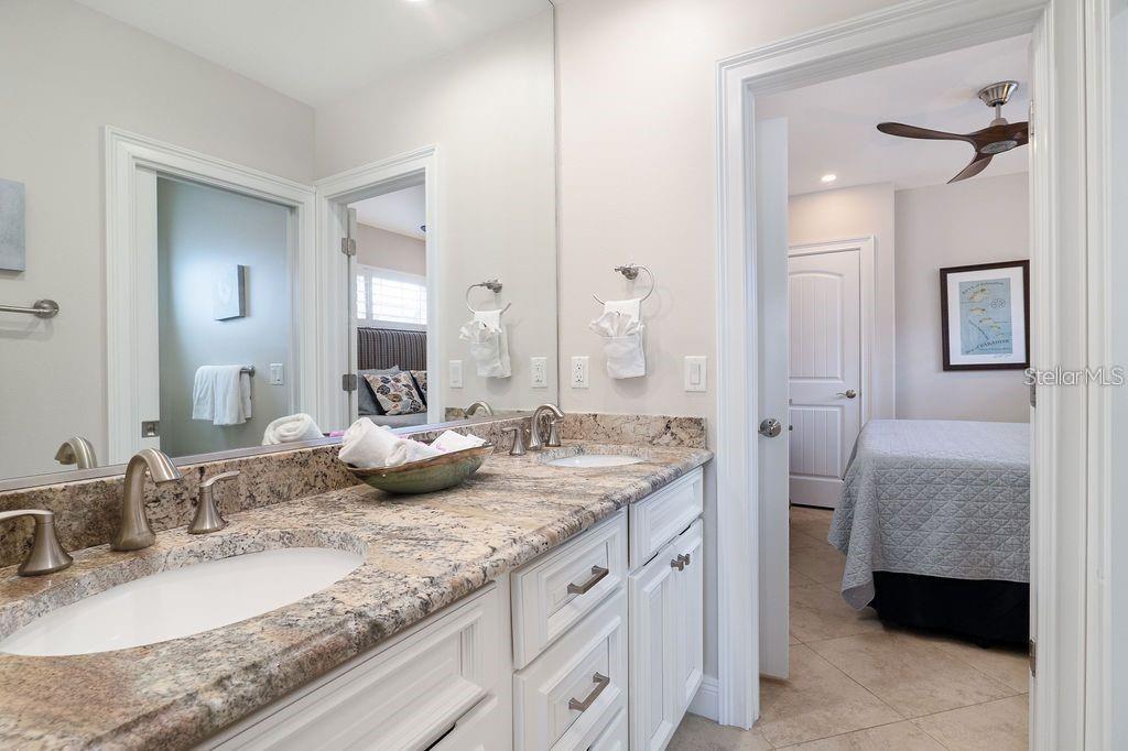 THE VILLAS ON 50TH STREET - Residential