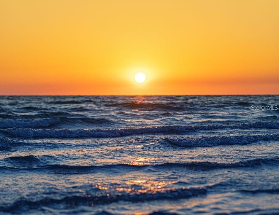 THE VILLAS ON 50TH STREET - Residential